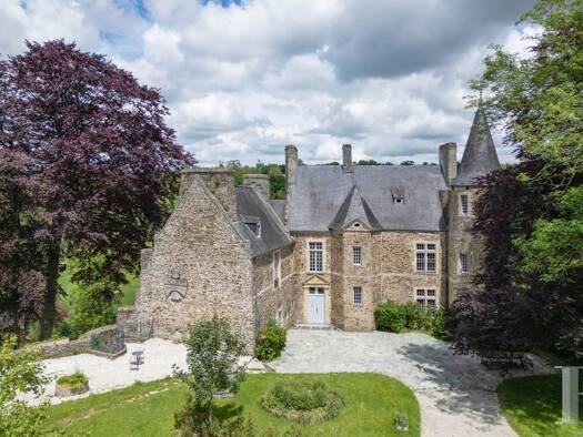 Schloss zum Kauf 1.500.000 € 14 Zimmer 600 m² 223.299 m² Grundstück La Dollée-L'Enclos Saint-Lô 50000