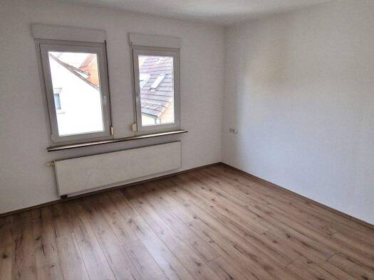 Wohnung zur Miete 790 € 4 Zimmer 77 m² 2. Geschoss Untertürkheim Stuttgart 70327