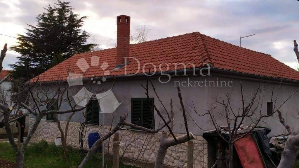 Haus zum Kauf 350.000 € 3 Zimmer 140 m² Policnik