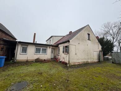 Einfamilienhaus zum Kauf 45.000 € 5 Zimmer 110 m² 8.186 m² Grundstück frei ab sofort Zerbst Zerbst/Anhalt 39261