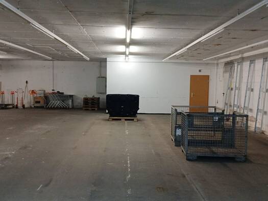Lagerhalle zur Miete provisionsfrei 2,50 € 900 m² Lagerfläche teilbar von 300 m² bis 900 m² Ullendorf Klipphausen 01665