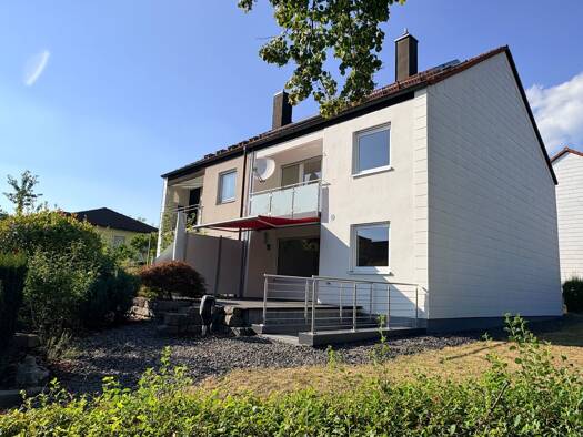 Doppelhaushälfte zum Kauf provisionsfrei 335.000 € 5 Zimmer 136 m² 421 m² Grundstück frei ab sofort Berliner Straße 13 Oeslau Rödental 96472