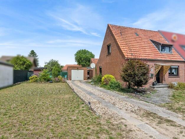 Doppelhaushälfte zum Kauf 190.000 € 5 Zimmer 117 m² 705 m² Grundstück Kaldenkirchen Nettetal 41334