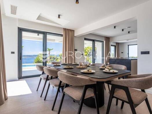 Haus zum Kauf 1.550.000 € 4 Zimmer 400 m² Brela Baška Voda