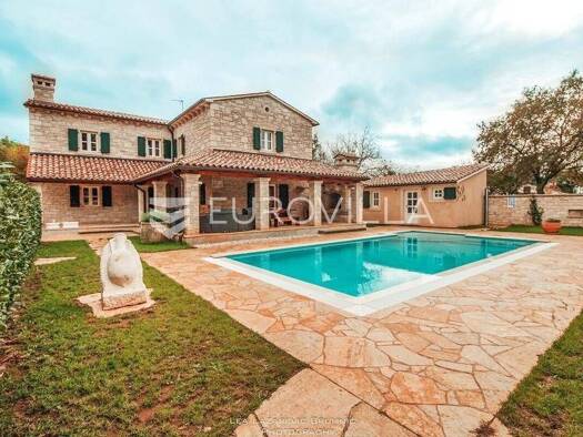 Haus zur Miete 3.000 € 3 Zimmer 250 m² Hreljici Orbanići