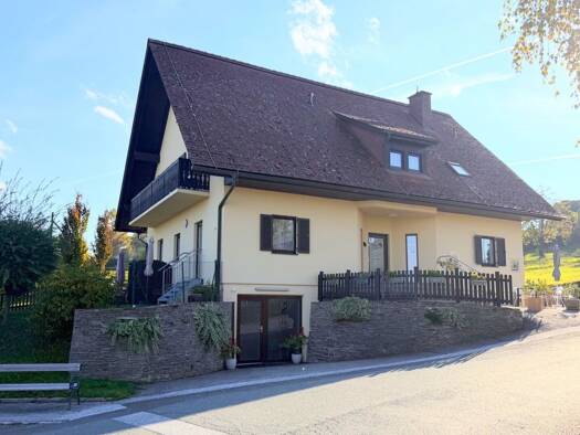 Haus zum Kauf 539.000 € 10 Zimmer 240 m² 627 m² Grundstück Ehrenhausen an der Weinstraße 8461