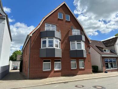 Wohnung zum Kauf 165.000 € 2 Zimmer 50,7 m² Dachgeschoss, Geschoss 2/2 frei ab sofort Herzog-Adolf-Straße 31 Zentrum Husum 25813