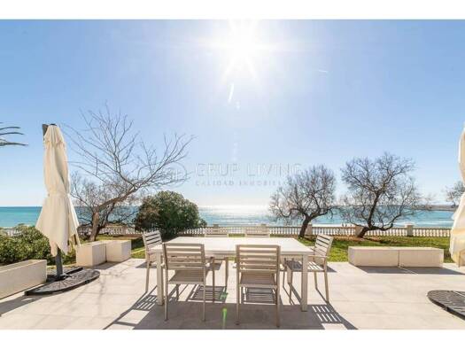 Villa zur Miete 8.000 € 5 Zimmer 304 m² 1.500 m² Grundstück Vilanova i la Geltrú 08800