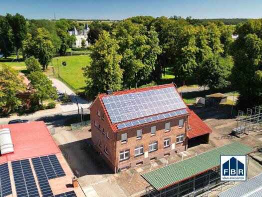 Gewerbeobjekt zum Kauf als Kapitalanlage geeignet 327.000 € 12 Zimmer 299,9 m² 5.512 m² Grundstück Lützow 19209