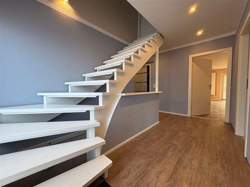 Immobilie in Bordesholm - Fußläufig zum Bordesholmer See! Einfamilienhaus mit großzügigem sonnenverwöhntem Grundstück! - Bild 2