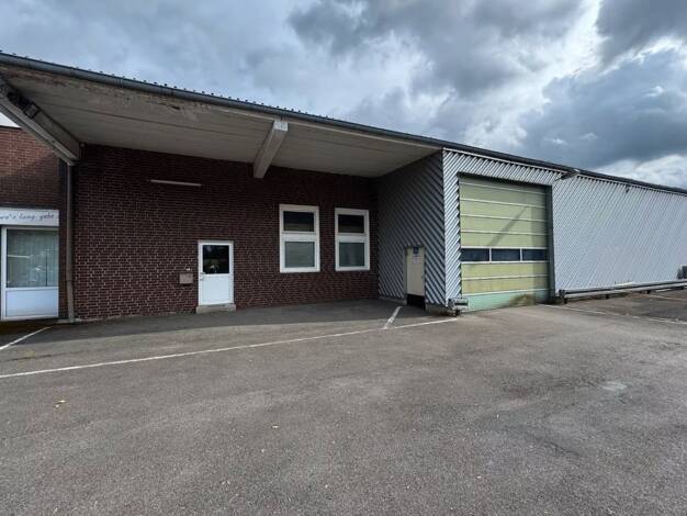 Lagerhalle zur Miete provisionsfrei 2.200 € 310 m² Lagerfläche Hermann-Bahlsen-Straße 2 Barsinghausen Barsinghausen 30890
