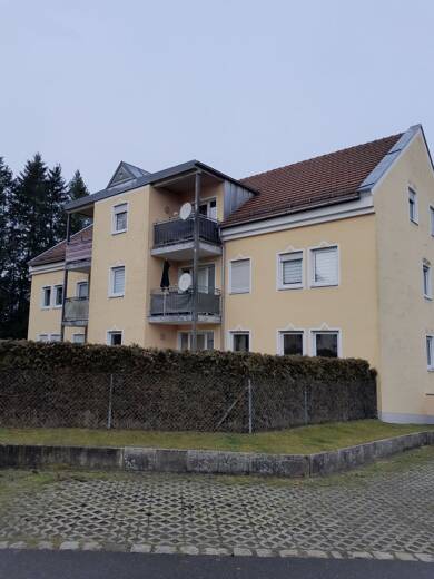 Wohnung zur Miete 655 € 3 Zimmer 77 m² 1. Geschoss frei ab sofort Gartenstr. 12 Roding Roding 93426