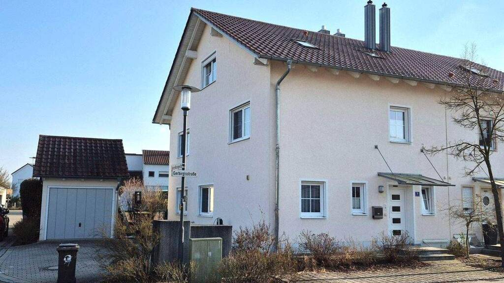 Immobilie in Geisenfeld - großzügiges Wohnen - in prima Umfeld - Bild 2