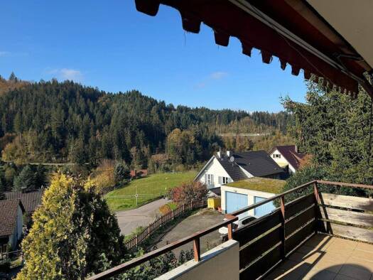 Wohnung zum Kauf 189.000 € 4 Zimmer 109,4 m² frei ab sofort Ortsgebiet Ottenhöfen im Schwarzwald 77883
