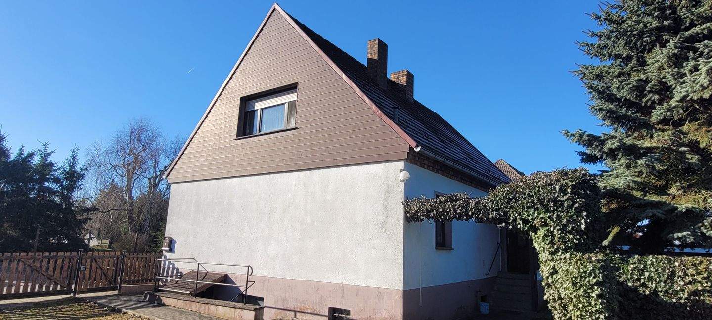 Immobilie in Sonnewalde - Sonnewalde- Großes Einfamilienhaus in guter Wohnlage für die junge Familie! - Bild 1