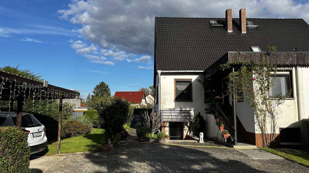 Doppelhaushälfte zum Kauf 159.000 € 4 Zimmer 99 m² 606 m² Grundstück Tettau 01945