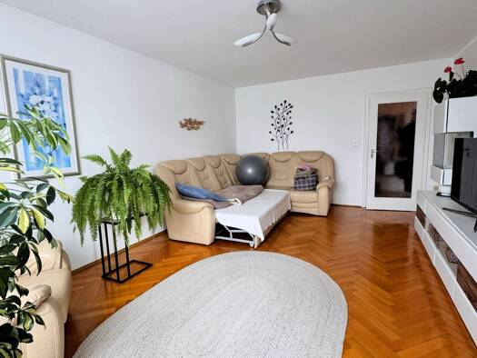 Wohnung zum Kauf 259.000 € 4 Zimmer 86,5 m² Geschoss 2/2 Kirschenstraße 11 Wolfgang Landshut 84032
