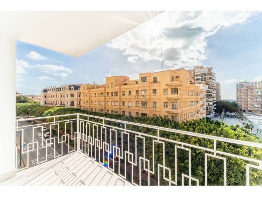 Wohnung zum Kauf 930.000 € 2 Zimmer 109 m² 4. Geschoss >Calle Gral. Reding > Mengíbar 23620