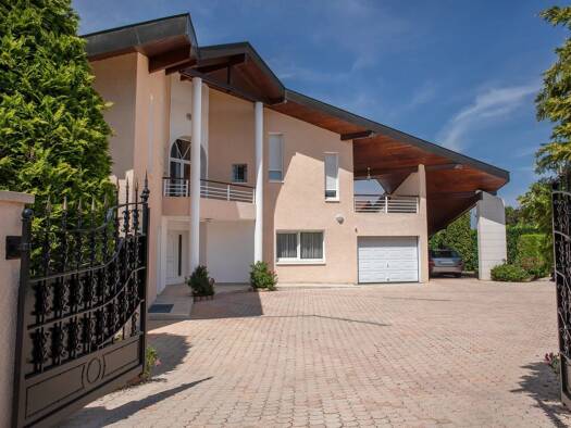 Haus zum Kauf 1.290.000 € 205 m² 1.703 m² Grundstück Messery 74140