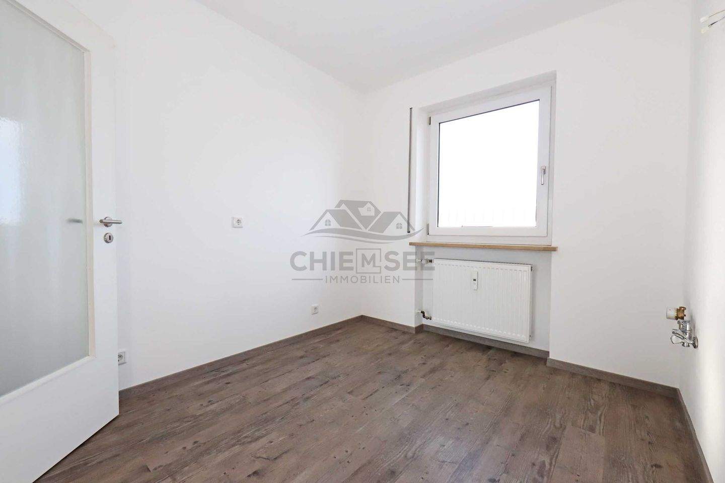 Immobilie in Traunstein - Helle 3-Zimmer Wohnung mit Balkon in ruhiger, zentraler Lage von Traunstein - Bild 3