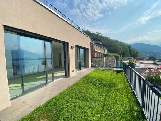 Studio zum Kauf 500.000 € 3 Zimmer 102 m² frei ab sofort Domaso