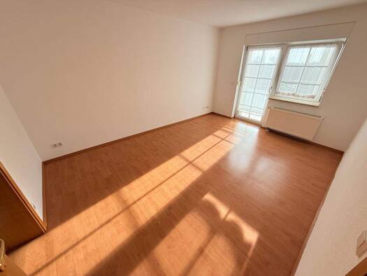 Wohnung zur Miete 470 € 3 Zimmer 72 m² frei ab sofort König-Heinrich-Straße 35 Merseburg 06217