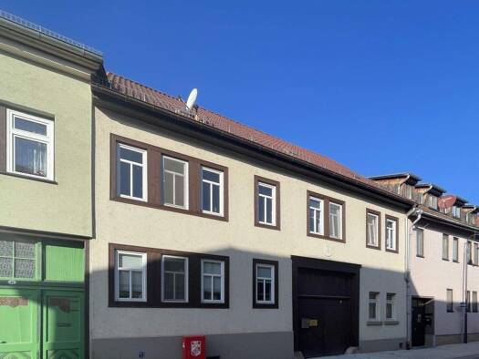 Reihenmittelhaus zum Kauf 8 Zimmer 230 m² 1.011 m² Grundstück Greußen 99718