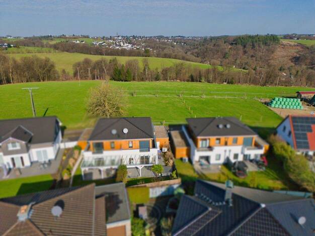Doppelhaushälfte zum Kauf 535.000 € 4 Zimmer 130 m² 245 m² Grundstück Schöneshof Neunkirchen-Seelscheid 53819