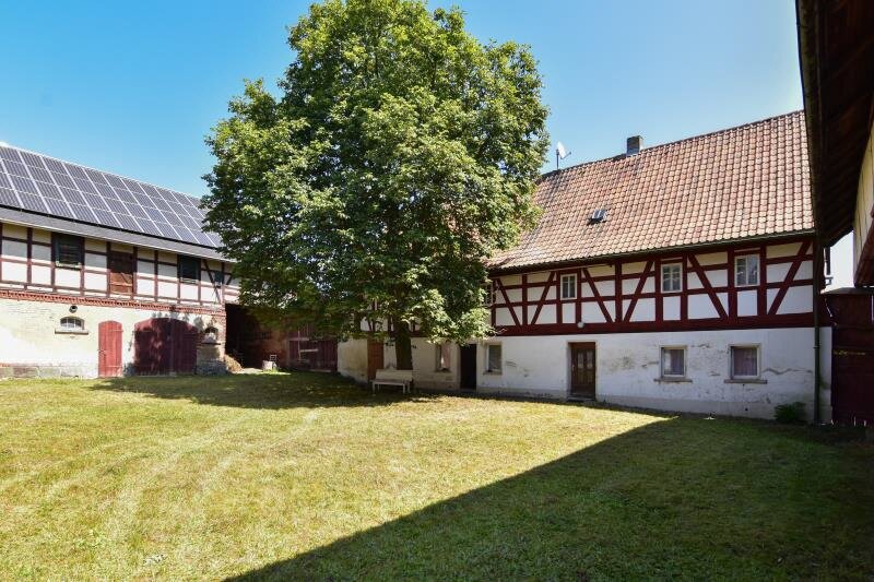 Bauernhaus zum Kauf 250.000 € 9 Zimmer 217,2 m²<br/>Wohnfläche 5.062 m²<br/>Grundstück Langenbernsdorf Langenbernsdorf 08428