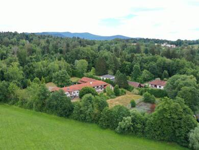 Haus zum Kauf provisionsfrei 10 Zimmer 300 m² 10.845 m² Grundstück Laubberg Offenberg 94560
