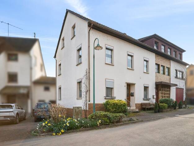 Mehrfamilienhaus zum Kauf 239.000 € 9 Zimmer 237,8 m² 298 m² Grundstück Bengel 54538