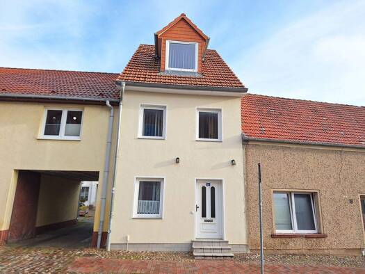 Stadthaus zum Kauf 98.000 € 2 Zimmer 68,6 m² 78 m² Grundstück Gützkow 17506