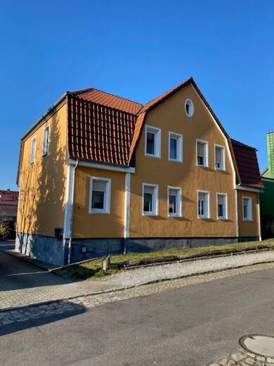 Mehrfamilienhaus zum Kauf provisionsfrei 246.500 € 8 Zimmer 170 m² 977 m² Grundstück Friedhofstraße 1 Lauchhammer - Ost Lauchhammer 01979