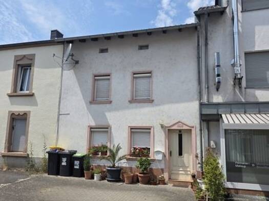 Mehrfamilienhaus zum Kauf 149.000 € 6 Zimmer 135,3 m² 130 m² Grundstück Rehlingen Rehlingen-Siersburg 66780