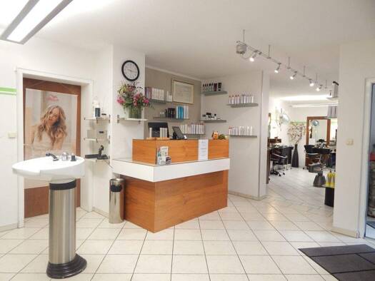 Bürofläche zur Miete 500 € 66 m² Bürofläche Pfarrer-Rehrl-Str. 6 Saaldorf Saaldorf-Surheim 83416