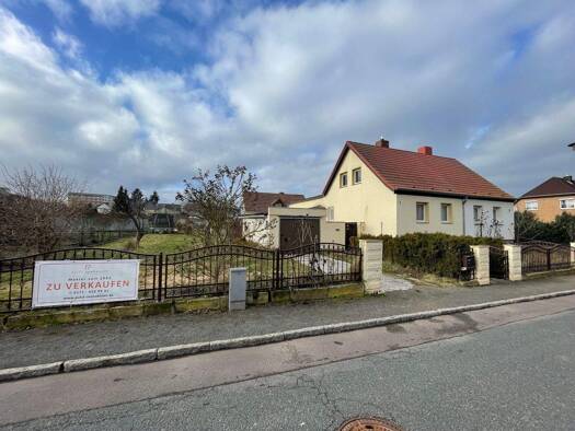 Doppelhaushälfte zum Kauf 150.000 € 3 Zimmer 88 m² 1.421 m² Grundstück frei ab sofort Kiefernwaldstraße 8 Haldensleben 39340