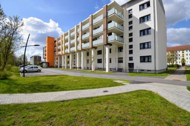 Wohnung zur Miete 425 € 2 Zimmer 49,5 m² 1. Geschoss Dresdner Straße 9 Weida Riesa 01587