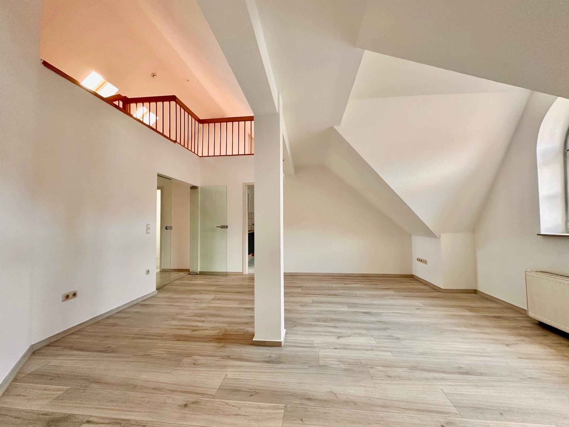 Maisonette zur Miete 900 € 2,5 Zimmer 90 m²<br/>Wohnfläche 4.<br/>Geschoss 01.01.2025<br/>Verfügbarkeit Schobersmühlenweg 27 Andreasvorstadt Erfurt 99089