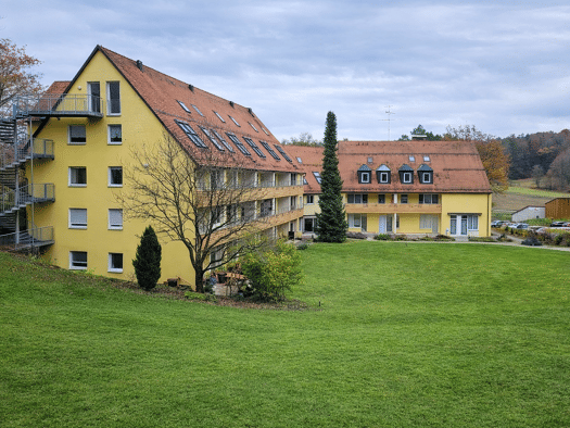Mehrfamilienhaus zum Kauf als Kapitalanlage geeignet 3.575 m² 11.000 m² Grundstück Viktor-von-Scheffel-Straße 38 Gößweinstein Gößweinstein 91327