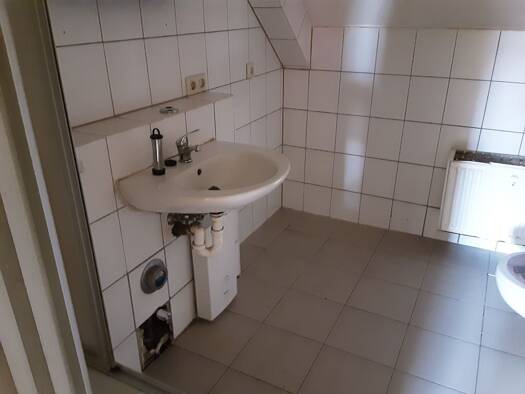 Wohnung zum Kauf provisionsfrei 60.000 € 3 Zimmer 68 m² Geschoss 1/2 frei ab sofort Bad Langensalza 99947