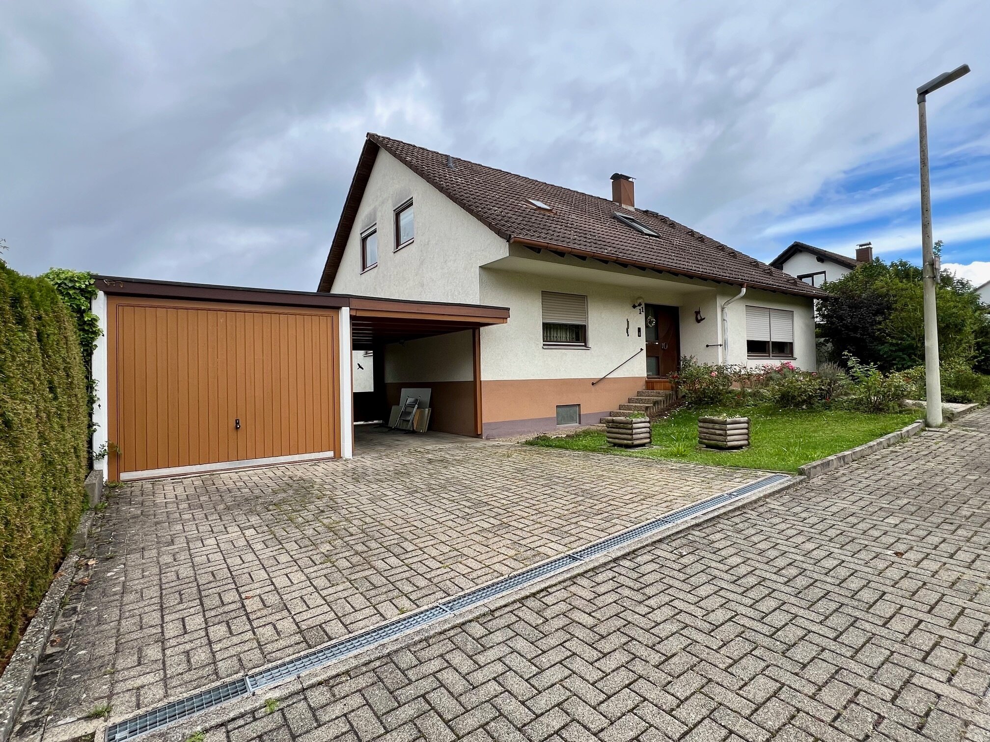 Mehrfamilienhaus zum Kauf als Kapitalanlage geeignet 465.000 € 8 Zimmer 167 m²<br/>Wohnfläche 661 m²<br/>Grundstück Südstadt Villingen-Schwenningen 78050