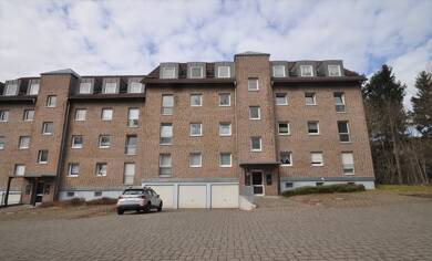 Wohnung zur Miete 350 € 2 Zimmer 58,6 m² Suhl Suhl 98528