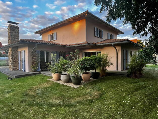Villa zum Kauf provisionsfrei 1.290.000 € 6 Zimmer 175 m² 2.323 m² Grundstück Max-Schwan-Str., 2a Dresden - Oberwartha 01156