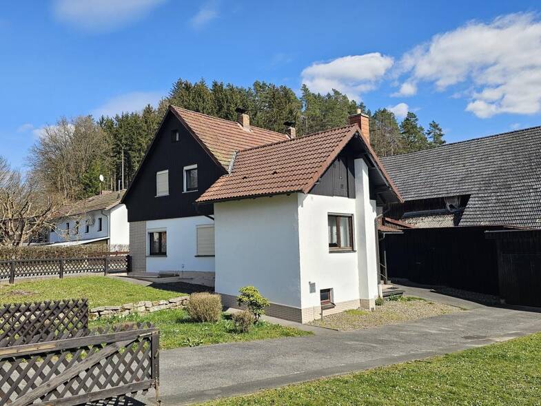 Einfamilienhaus zum Kauf 169.000 € 7 Zimmer 140 m² 1.703 m² Grundstück Fischbach Rödental 96472
