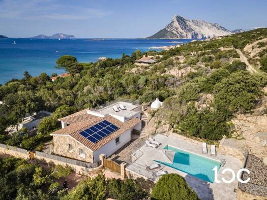 Villa zum Kauf 7 Zimmer 245 m² Santu Diadòru/San Teodoro 07052