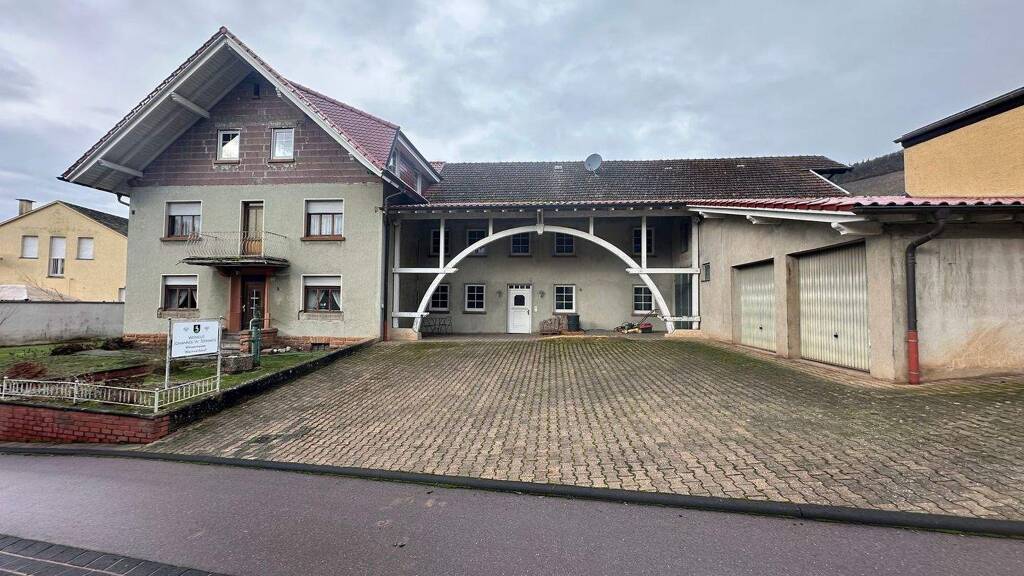 Haus zum Kauf 399.000 € 7 Zimmer 1.065 m² Grundstück frei ab sofort Klosterstraße 3 Ockfen 54441