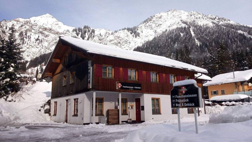 Hotel zum Kauf 1.295.000 € 30 Betten 800 m² Gastrofläche Wald am Arlberg 6752