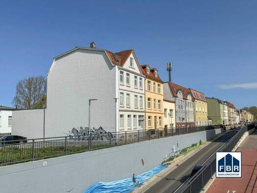 Mehrfamilienhaus zum Kauf als Kapitalanlage geeignet 380.000 € 10 Zimmer 259,7 m² 185 m² Grundstück Wismar-Ost Wismar 23970