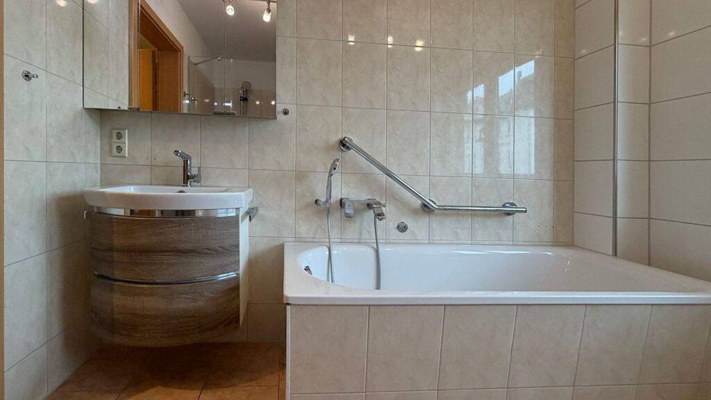 Wohnung zur Miete 380 € 2 Zimmer 52,6 m² 1. Geschoss frei ab 01.05.2026 Rudolf-Breitscheid-Straße 30 Niederplanitz Zwickau 08062