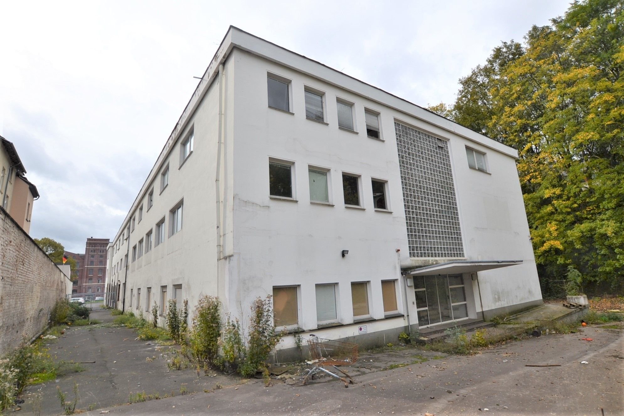 Produktionshalle zum Kauf 2.950.000 € 3.975 m²<br/>Lagerfläche Oberbarmen-Schwarzbach Wuppertal 42277